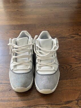 Jordan Kids White Iridescent Low-Top Sneakers